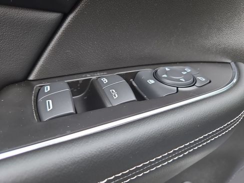 Used 2023 Buick Envision Essence FWD image 17