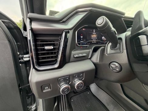 Used 2025 GMC Sierra 1500 Denali Ultimate AWD/4WD image 4