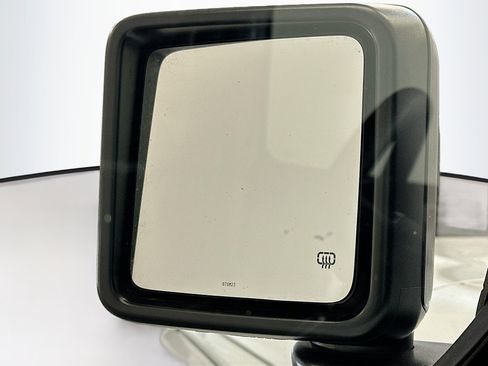 Used 2025 Jeep Wrangler Sahara image 16