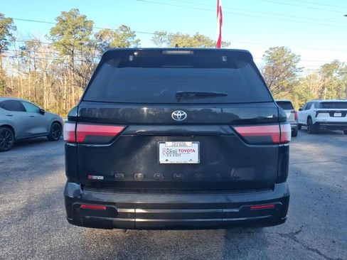 Used 2023 Toyota Sequoia Platinum image 2