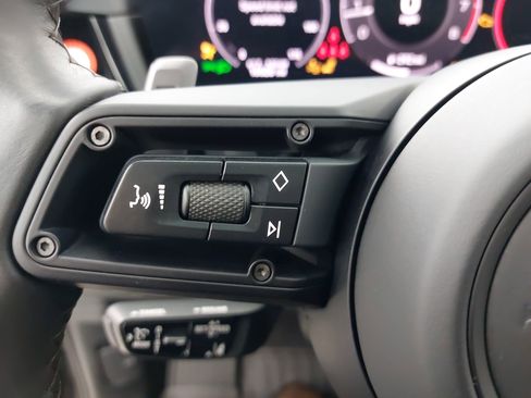 Used 2025 Porsche Cayenne Coupe w/ Premium Package Plus image 19