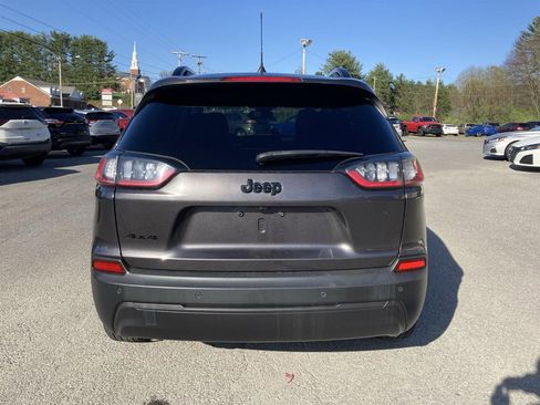 Used 2023 Jeep Cherokee Altitude Lux image 6