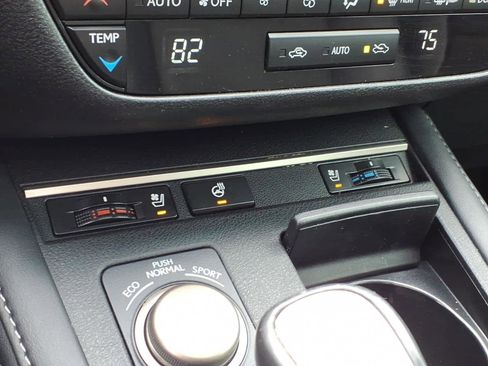 Used 2017 Lexus ES 350 w/ Navigation System Package image 18