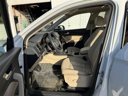 Used 2020 Audi Q5 e Prestige w/ Prestige Package image 16