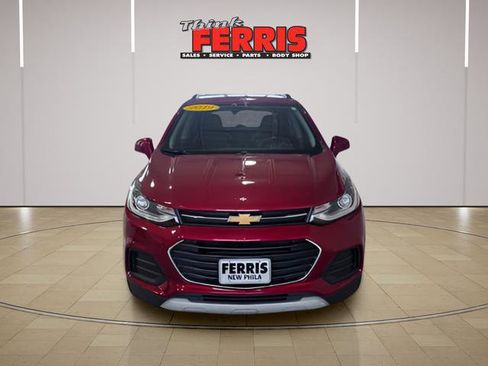 Used 2019 Chevrolet Trax LT w/ LT Convenience Package FWD image 10