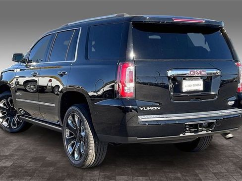 Used 2019 GMC Yukon Denali w/ Denali Ultimate Package image 12