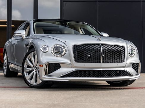 Used 2026 Bentley Flying Spur Plug-In Hybrid AWD/4WD image 2
