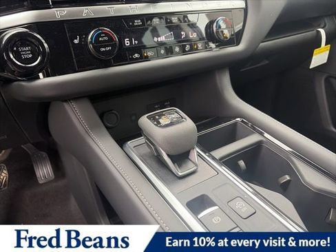 New 2026 Nissan Pathfinder SL image 18