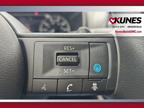 Used 2024 Nissan Rogue SV AWD/4WD image 23