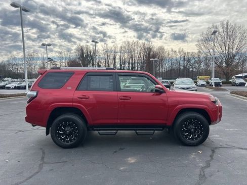 Used 2023 Toyota 4Runner SR5 Premium image 4