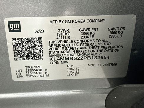 Used 2023 Buick Encore GX Preferred w/ Cold Weather Comfort Package FWD image 12