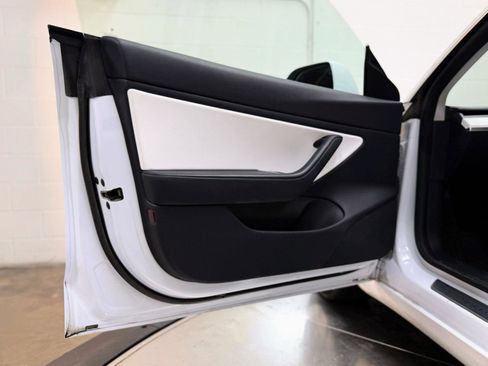 Used 2019 Tesla Model 3 Long Range image 11