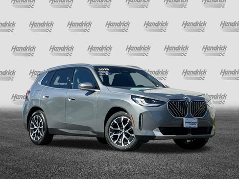 Used 2025 BMW X3 xDrive30i w/ Premium Package AWD/4WD image 2