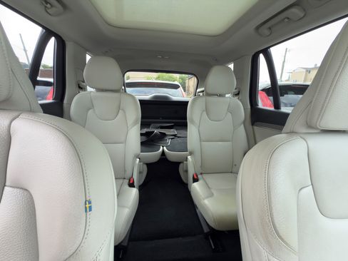 Certified 2023 Volvo XC90 T8 Plus image 25