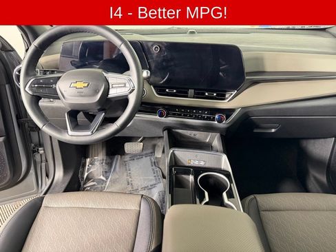 Used 2025 Chevrolet Equinox LT w/ Convenience Package II AWD/4WD image 8