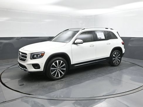 Used 2023 Mercedes-Benz GLB 250 w/ Premium Package image 34