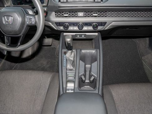 Certified 2025 Honda Accord SE image 25