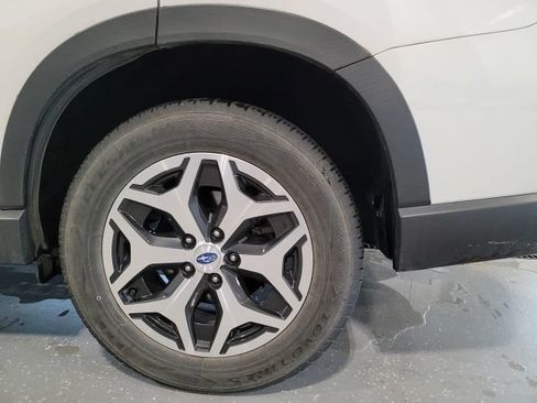 Used 2021 Subaru Forester Premium AWD/4WD image 14