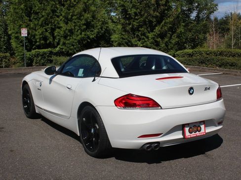 Used 2011 BMW Z4 sDrive30i image 8