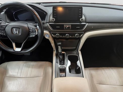 Used 2018 Honda Accord Touring image 11