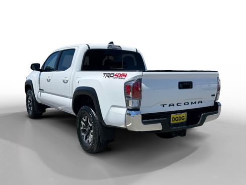Used 2023 Toyota Tacoma TRD Off-Road w/ Black Out Package (TMS) AWD/4WD image 3