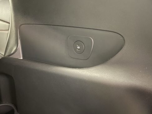 Used 2025 Ford Explorer Active w/ Active Comfort Package image 27