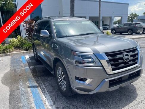 Used 2022 Nissan Armada SL w/ Captain's Chairs Package RWD image 2