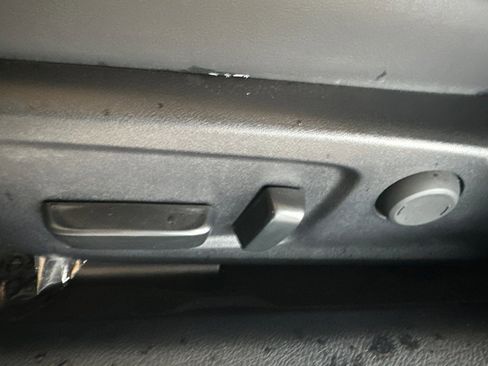 Used 2025 Lexus IS 500 image 12