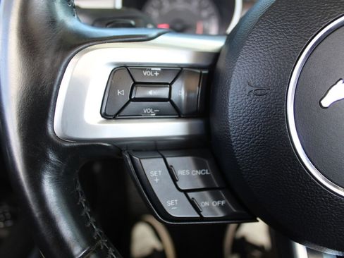 Used 2019 Ford Mustang Premium image 21