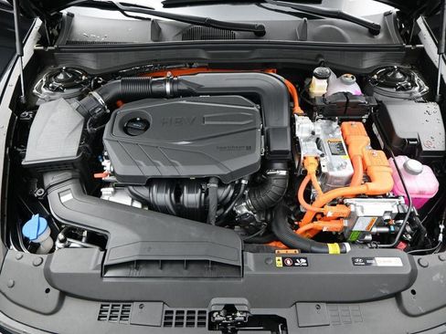 New 2025 Hyundai Sonata Limited image 29