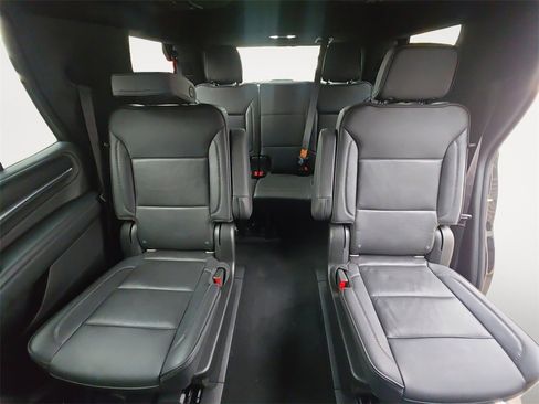 Used 2021 GMC Yukon Denali w/ Denali Premium Package image 13