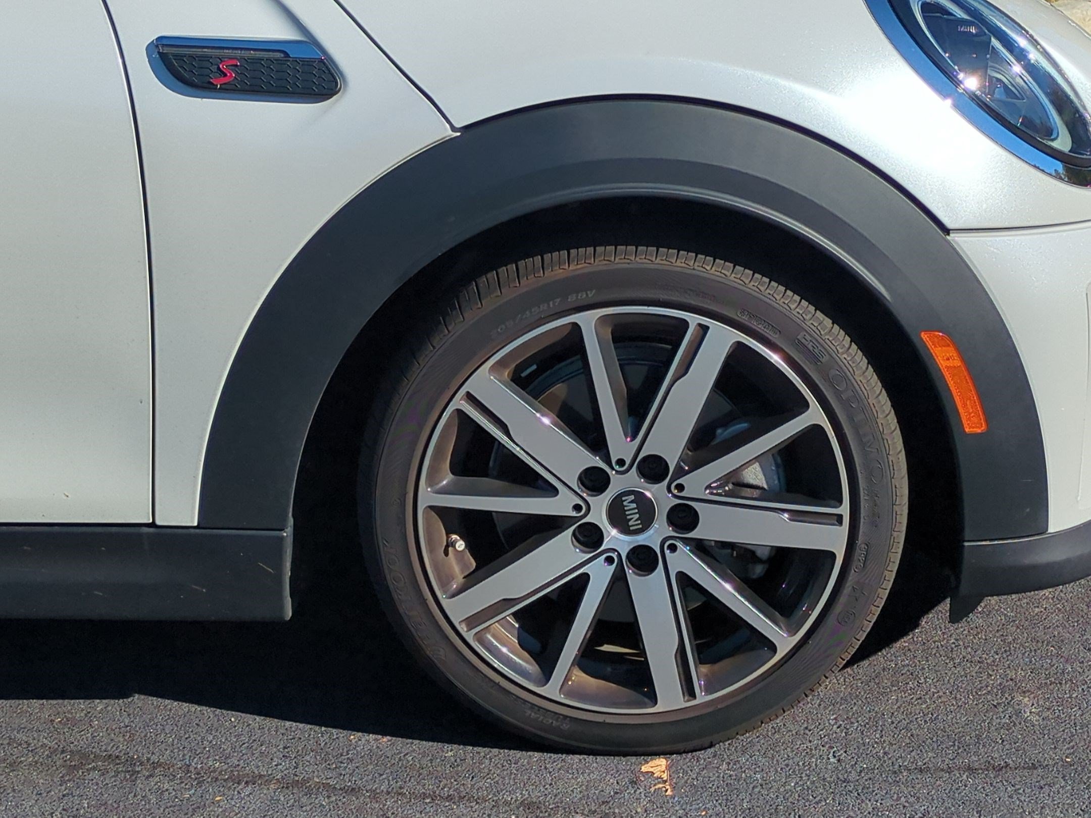 Used 2024 MINI Cooper S w/ Signature Upholstery Package FWD image 12