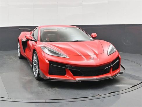 Used 2024 Chevrolet Corvette Z06 w/ Z07 Performance Package image 10