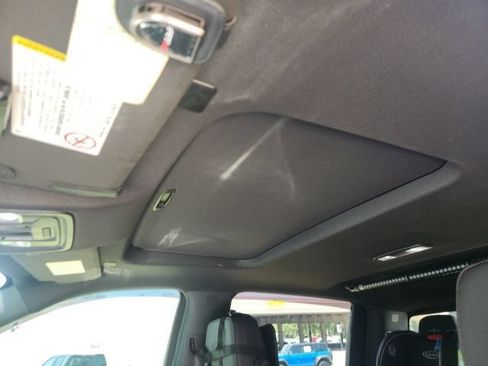 Used 2022 GMC Sierra 2500 AT4 w/ AT4 Premium Plus Package AWD/4WD image 9