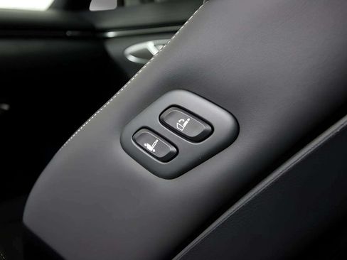 Used 2025 Genesis GV70 3.5T Sport w/ Sport Prestige Package AWD/4WD image 11