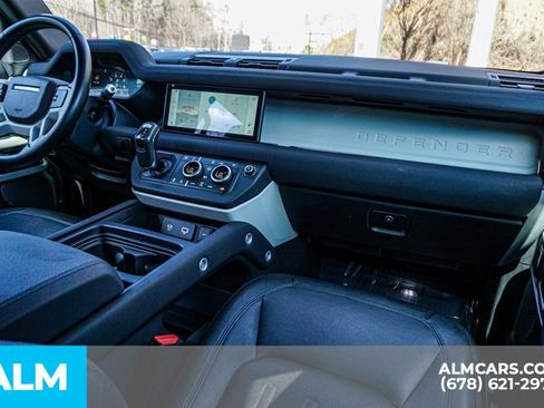 Used 2022 Land Rover Defender 110 S image 24