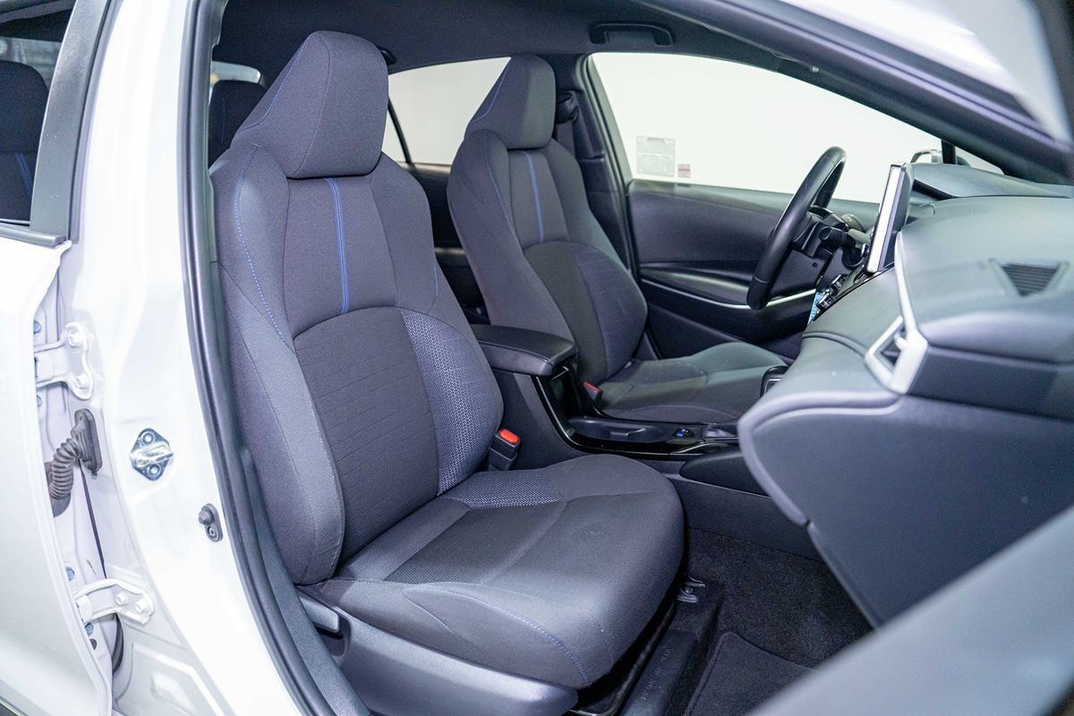 Used 2020 Toyota Corolla SE w/ Carpet Mat Package (TMS) FWD image 20
