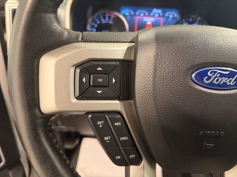 Used 2019 Ford F250 Lariat w/ Chrome Package image 15