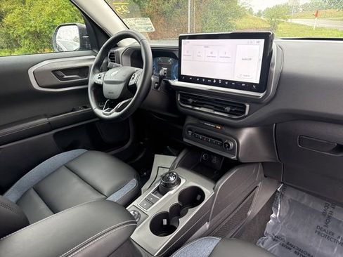 Certified 2025 Ford Bronco Sport Outer Banks w/ Outer Banks Tech Package+ AWD/4WD image 30