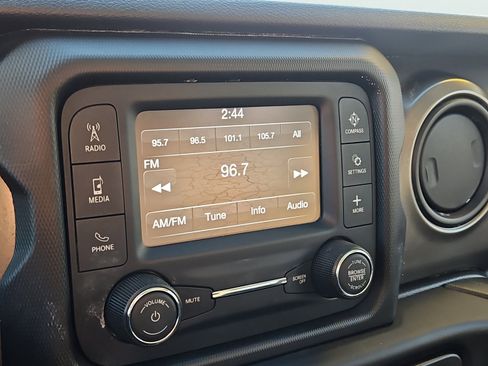 Used 2020 Jeep Wrangler Sport image 19