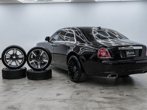 Used 2014 Rolls-Royce Ghost image 11