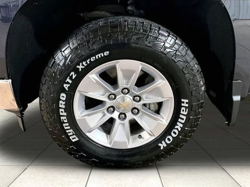 Used 2023 Chevrolet Silverado 1500 LT AWD/4WD image 10