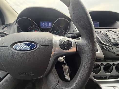 Used 2014 Ford Focus SE FWD image 16