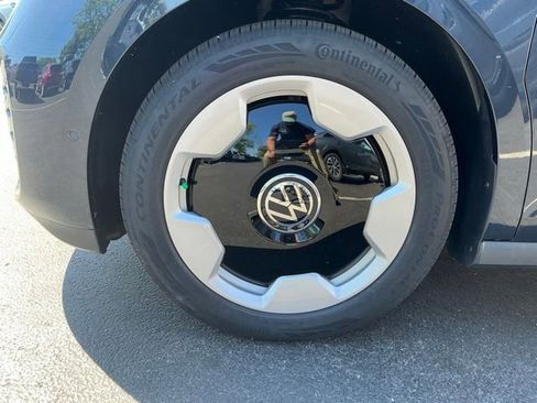 New 2025 Volkswagen ID. Buzz Pro S Plus AWD/4WD image 8