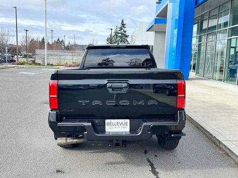 Used 2025 Toyota Tacoma TRD Sport image 35