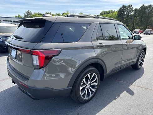 New 2026 Ford Explorer ST-Line RWD image 2