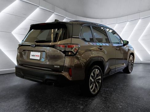 Used 2025 Subaru Forester Touring AWD/4WD image 4