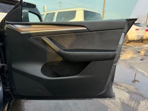 Used 2023 Tesla Model Y Long Range image 11