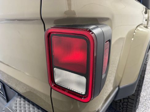 Used 2020 Jeep Gladiator Sport AWD/4WD image 17