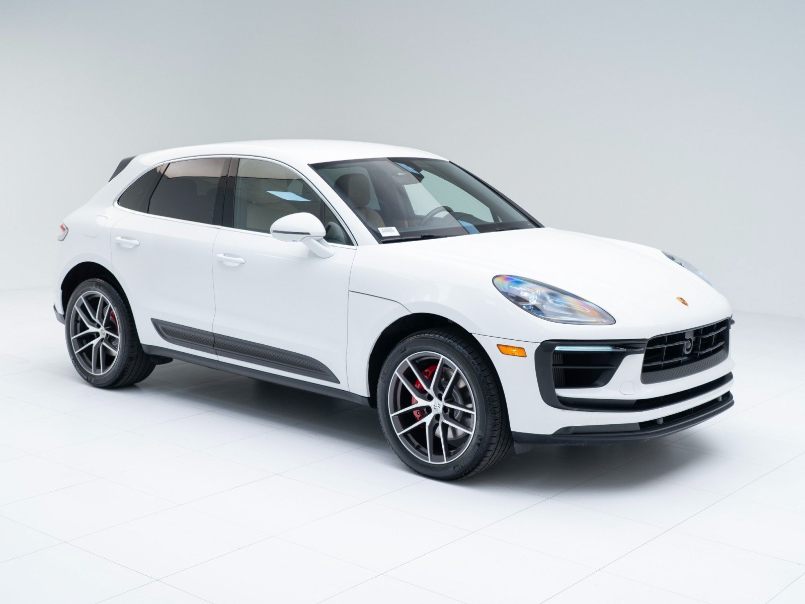 Certified 2023 Porsche Macan S AWD/4WD image 7